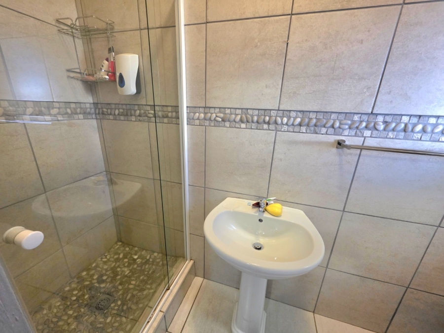 5 Bedroom Property for Sale in Jordania Free State